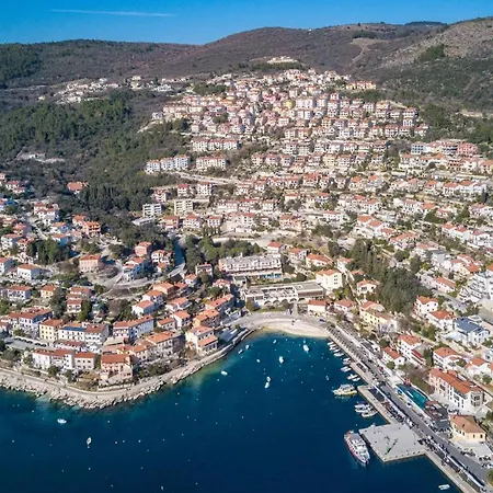 Beautiful Natura With Pool In Villa