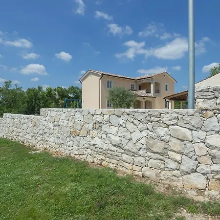 Beautiful Natura With Pool In *