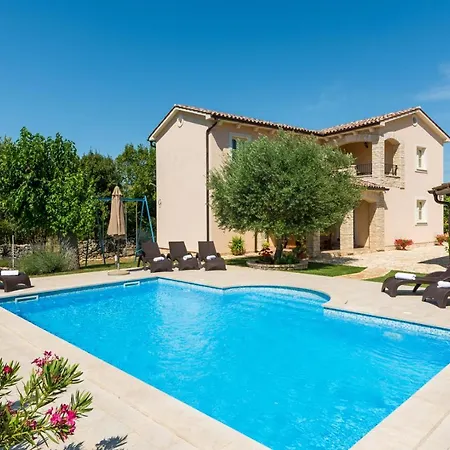 Beautiful Natura With Pool In Labin (Istria)