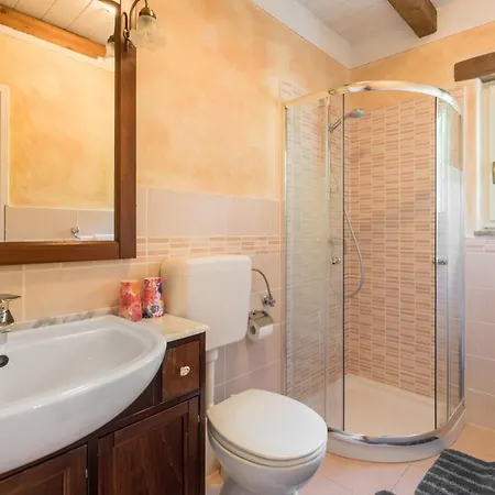 Villa Beautiful Natura With Pool In