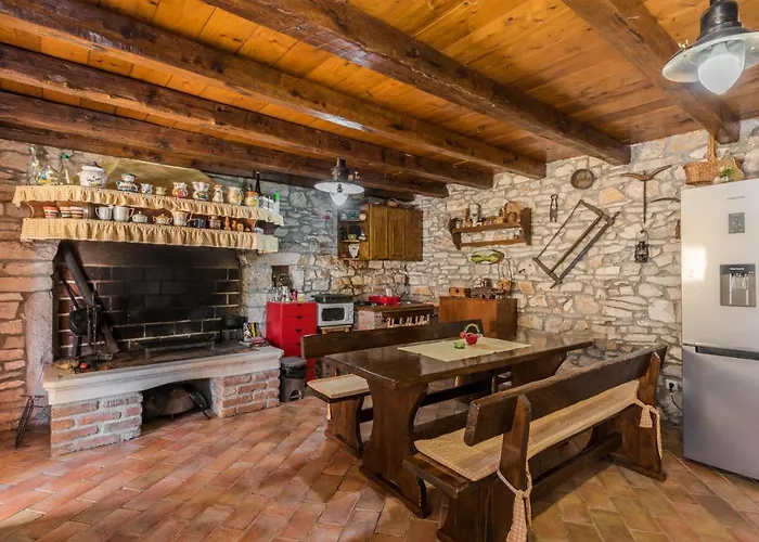 Beautiful Natura With Pool In 빌라 *