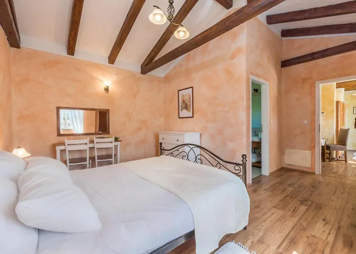 Beautiful Natura With Pool In *